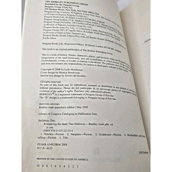 Romancing the Dead - Paperback By Hallaway, Tate - VERY GOOD - Picture 4 of 4